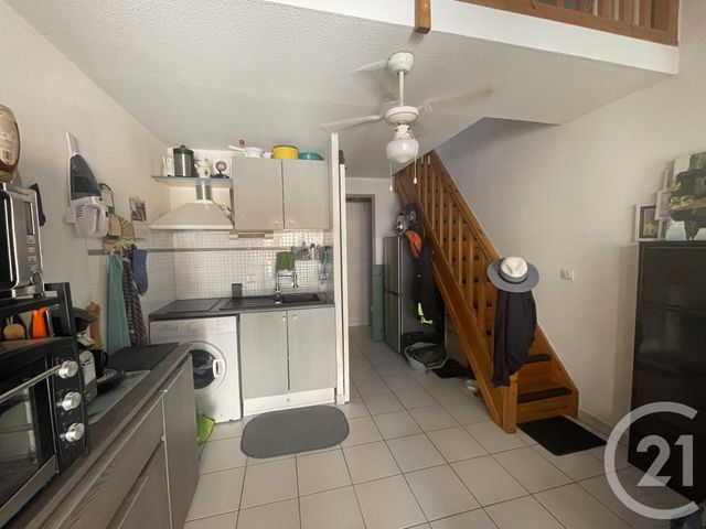 Afficher la photo en grand Appartement Duplex à vendre - 2 pièces - 27.8 m2 - FRONTIGNAN - 34 - LANGUEDOC-ROUSSILLON - Century 21 Agence De La Gardiole