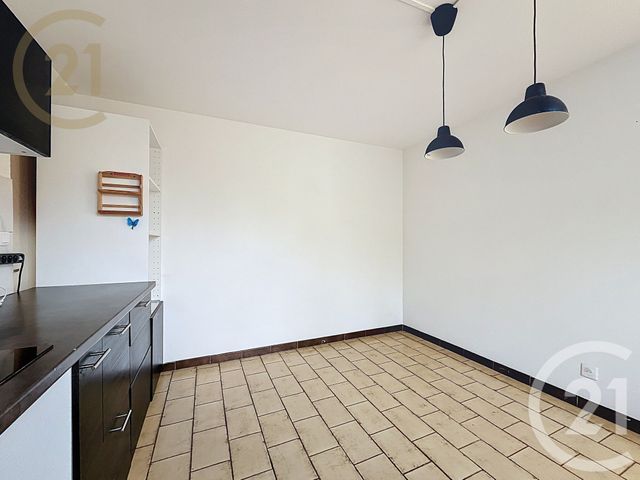 Appartement F3 à vendre - 3 pièces - 75.0 m2 - FRONTIGNAN - 34 - LANGUEDOC-ROUSSILLON - Century 21 Agence De La Gardiole