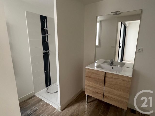 Appartement F2 à louer - 2 pièces - 44.06 m2 - MEZE - 34 - LANGUEDOC-ROUSSILLON - Century 21 Agence De La Gardiole