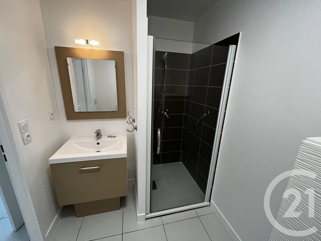 Appartement F3 à louer - 3 pièces - 61.72 m2 - POUSSAN - 34 - LANGUEDOC-ROUSSILLON - Century 21 Agence De La Gardiole