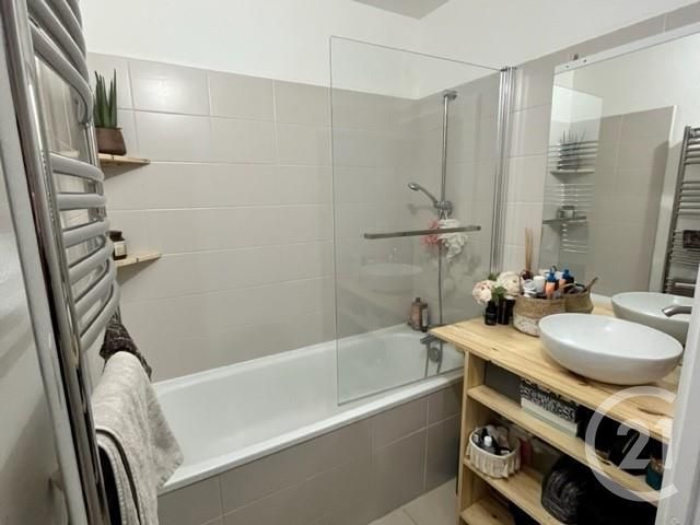 Appartement F2 à louer - 2 pièces - 49.0 m2 - FRONTIGNAN - 34 - LANGUEDOC-ROUSSILLON - Century 21 Agence De La Gardiole