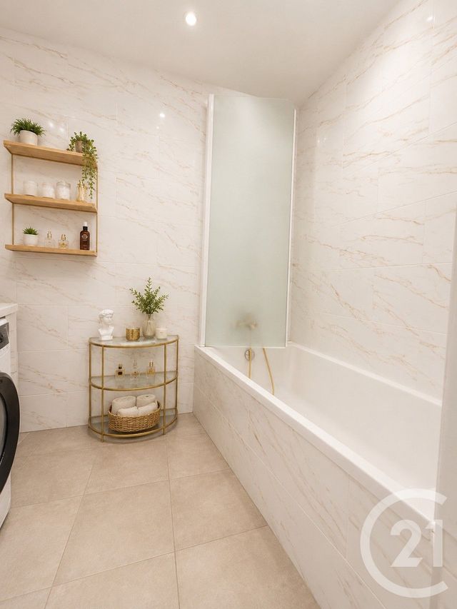 Appartement T3 à vendre - 3 pièces - 76.18 m2 - BALARUC LES BAINS - 34 - LANGUEDOC-ROUSSILLON - Century 21 Agence De La Gardiole