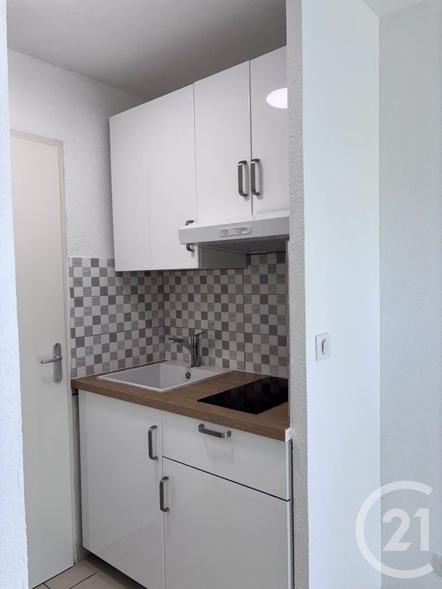 Appartement F2 à vendre - 2 pièces - 46.33 m2 - FRONTIGNAN - 34 - LANGUEDOC-ROUSSILLON - Century 21 Agence De La Gardiole