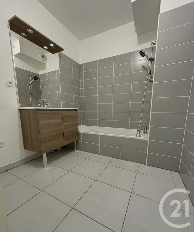 Appartement T3 à vendre - 3 pièces - 65.38 m2 - FRONTIGNAN - 34 - LANGUEDOC-ROUSSILLON - Century 21 Agence De La Gardiole